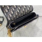 Dior's latest 30 Montaigne Avenue series 0322