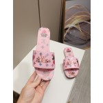 Louis Vuitton New Flat Low Slotted Trailer