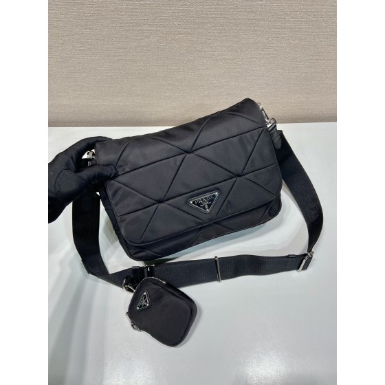 Prada new three-in-one 🎉1BD290