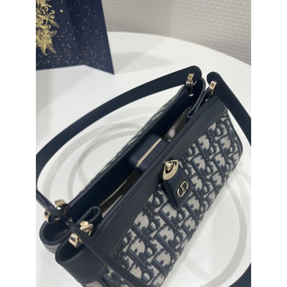 DIOR new Key handbag series