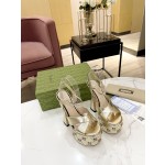 Gucci runway show water platform popular sandals