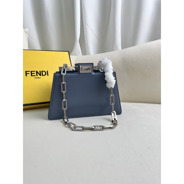 FENDI  Peekaboo Cut 包款款号：1012
