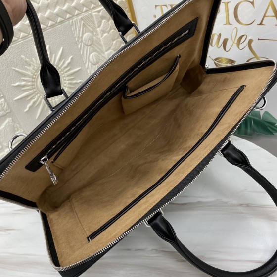 Louis Vuitton-combination lock briefcase