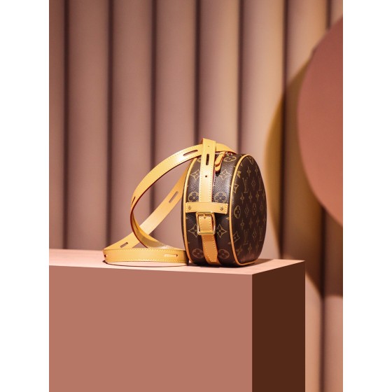 Louis Vuitton 𝐁𝐎Î𝐓𝐄 𝐂𝐇𝐀𝐏𝐄𝐀𝐔 𝐒𝐎𝐔𝐏𝐋𝐄 new soft cake