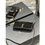 SAINT LAURENT  黑色漆皮配金扣 型号：635095