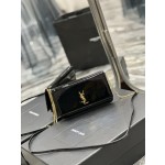 SAINT LAURENT  黑色漆皮配金扣 型号：635095