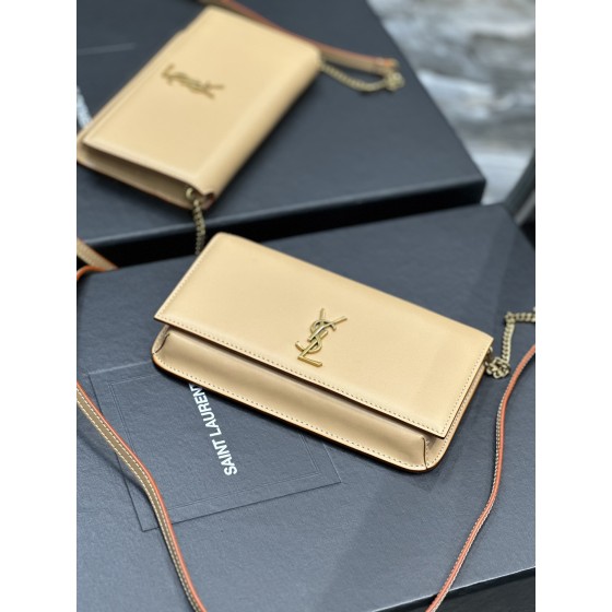 SAINT LAURENT  杏色平纹配金扣 型号：635095