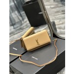 SAINT LAURENT  杏色平纹配金扣 型号：635095