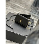 SAINT LAURENT  黑色手搓纹配金扣 型号：635095
