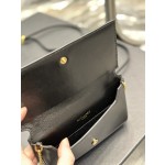 SAINT LAURENT  黑色手搓纹配金扣 型号：635095