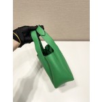 Prada mini vegetable basket 🎉1BA349