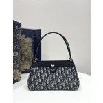 DIOR new Key handbag series medium