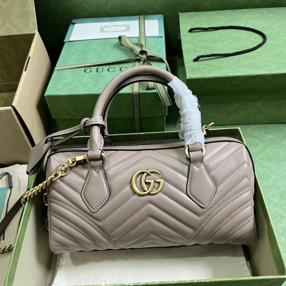 GUCCI Marmont series small handbag model: 746319