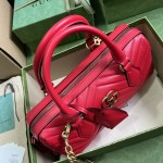 GUCCI Marmont series small handbag model: 746319
