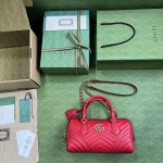 GUCCI Marmont series small handbag model: 746319