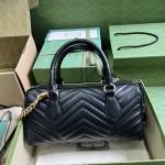 GUCCI Marmont series small handbag model: 746319