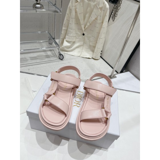 Dior's latest hot sandals