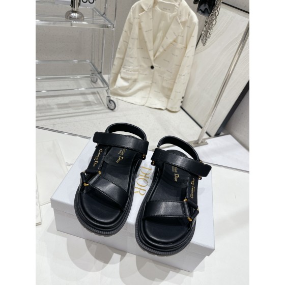 Dior's latest hot sandals