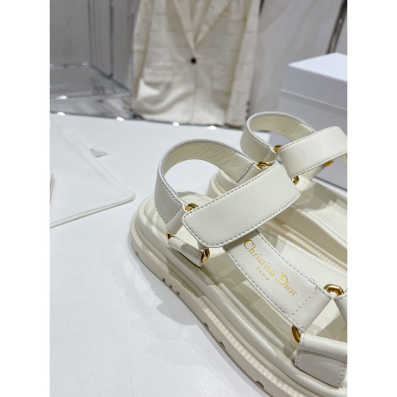 Dior's latest hot sandals