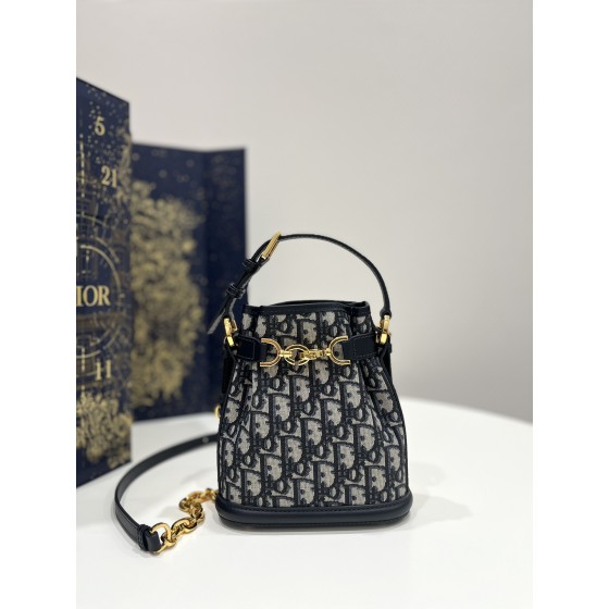 DIOR latest C'est series