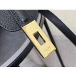 CELINE 𝗦𝗢𝗙𝗧𝟭𝟲 Medium model: 195543