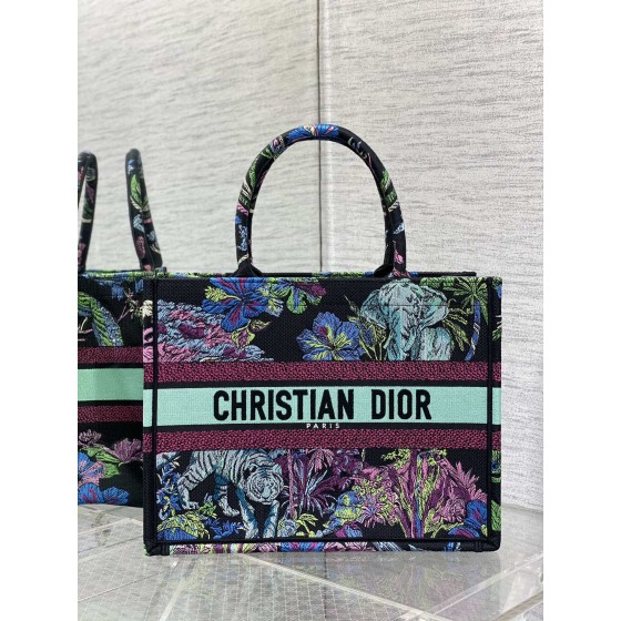 Dior Tote's latest concept zoo spring and summer series8001