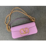 Valentino calfskin handbag ️Model: 1133