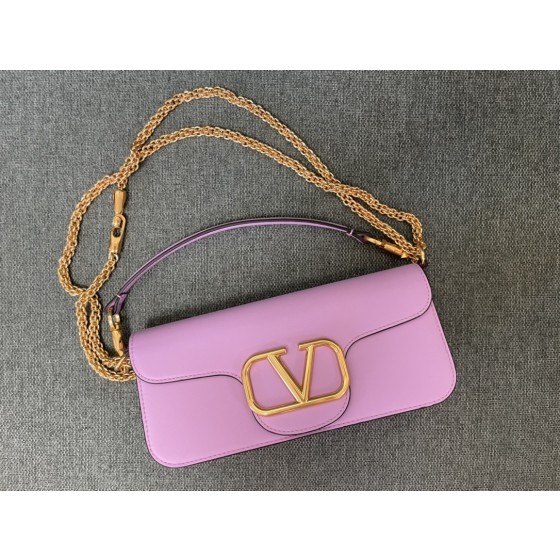 Valentino calfskin handbag ️Model: 1133