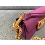 Valentino 小牛皮手袋 ️型号：1133