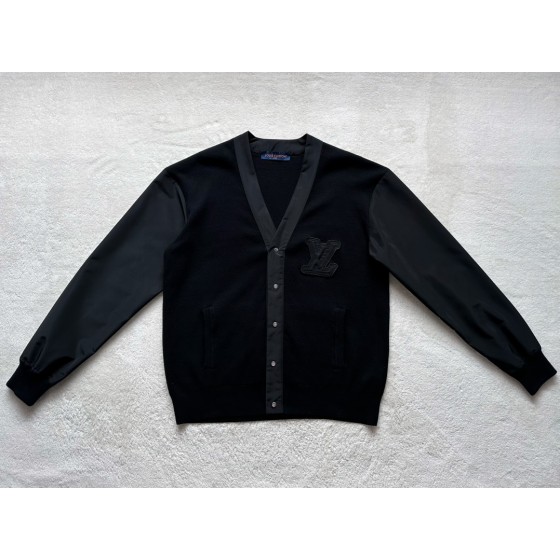 Louis Vuitton... Big Zhangzi Knitted V-neck Technology Spliced Cardigan Coat