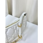 DIOR zipper closure with CD zipper head 9274