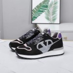 Valentino's latest casual color matching sneakers are minimalist, fashionable, and low cut men's and women's shoes