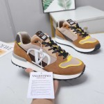 Valentino's latest casual color matching sneakers are minimalist, fashionable, and low cut men's and women's shoes