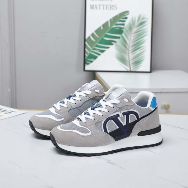 Valentino's latest casual color matching sneakers are minimalist, fashionable, and low cut men's and women's shoes