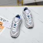 Valentino's latest casual color matching sneakers are minimalist, fashionable, and low cut men's and women's shoes