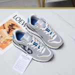 Valentino's latest casual color matching sneakers are minimalist, fashionable, and low cut men's and women's shoes