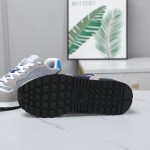 Valentino's latest casual color matching sneakers are minimalist, fashionable, and low cut men's and women's shoes