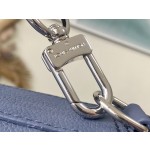 𝐋𝐎𝐔𝐈𝐒𝐕𝐔𝐈𝐓𝐓𝐎𝐍 M22611 blue top leather this Fastline messenger bag