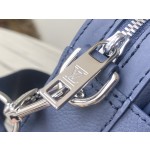 𝐋𝐎𝐔𝐈𝐒𝐕𝐔𝐈𝐓𝐓𝐎𝐍 M22611 blue top leather this Fastline messenger bag