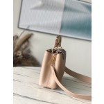 𝐋𝐎𝐔𝐈𝐒𝐕𝐔𝐈𝐓𝐓𝐎𝐍 N80931 Curry python skin small size This CAPUCINES small size handbag