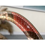 𝐋𝐎𝐔𝐈𝐒𝐕𝐔𝐈𝐓𝐓𝐎𝐍 N80931 Curry python skin small size This CAPUCINES small size handbag