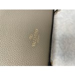 Valentino 邮差包 型号：0181