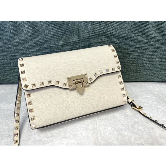 Valentino Messenger Bag Model: 0181