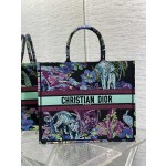Dior Tote's latest concept zoo spring and summer series8001