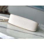 𝐋𝐎𝐔𝐈𝐒𝐕𝐔𝐈𝐓𝐓𝐎𝐍 M46099 milk white embossed Bagatelle handbag