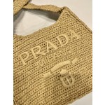 Prada straw woven shoulder bag 🎉 1BG186