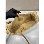 Prada straw woven shoulder bag 🎉 1BG186