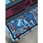 Dior Tote's latest concept zoo spring and summer series8002