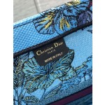 Dior Tote's latest concept zoo spring and summer series8001