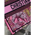 Dior Tote's latest concept zoo spring and summer series8001